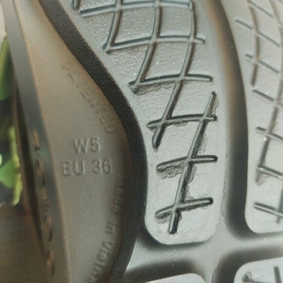 Oofos Womens Size 5 Oolala Limited Thong Sandals Recovery Flip Flops Jungle Camo - Picture 9 of 10